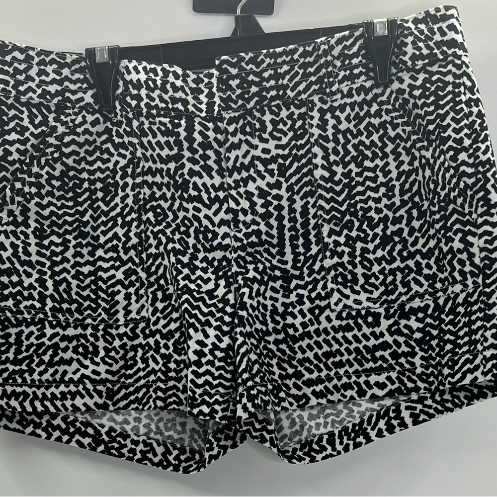Banana Republic Women’s Black & White Chino Utility Shorts 100% Cotton Size 14 - Picture 3 of 3